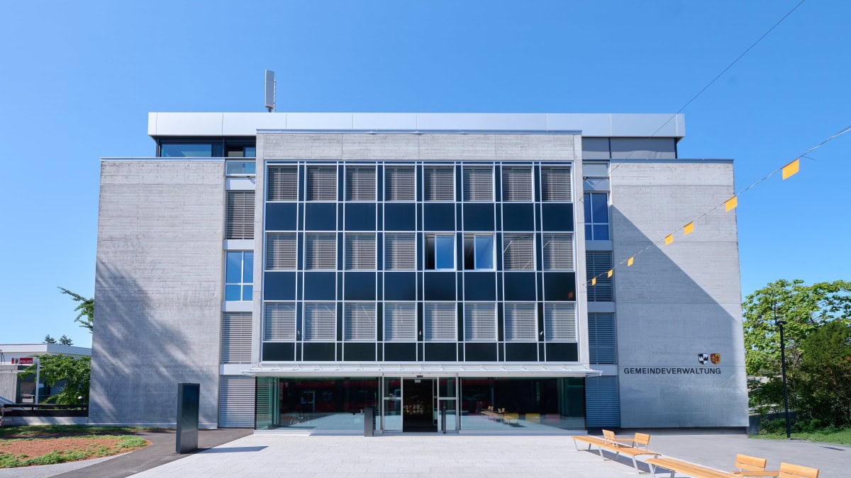 gemeindehaus von vorne 16 9 1200